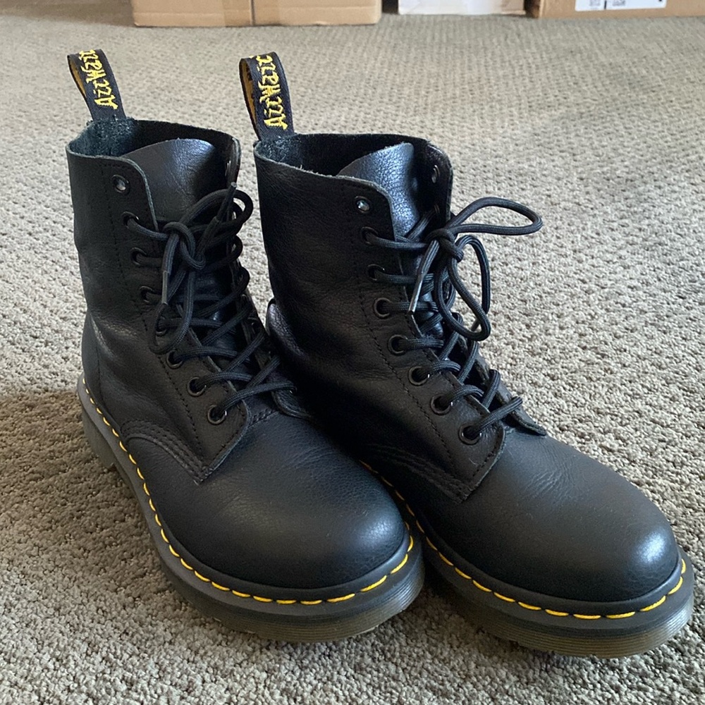 Dr. Martens 1460 Boot, size 6